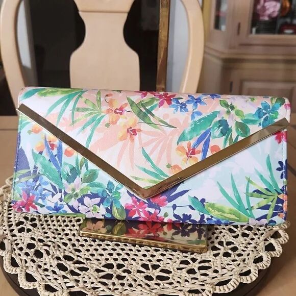 Aldo floral envelope clutch with gold chain - Picture 6 of 6